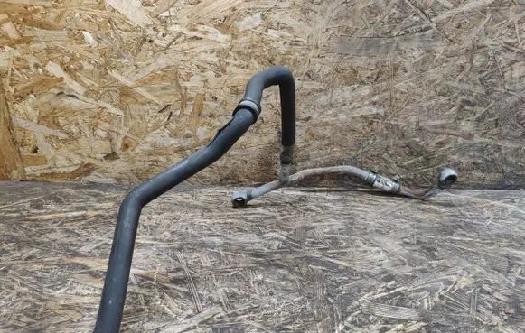 Maserati Quattroporte Engine coolant pipe/hose