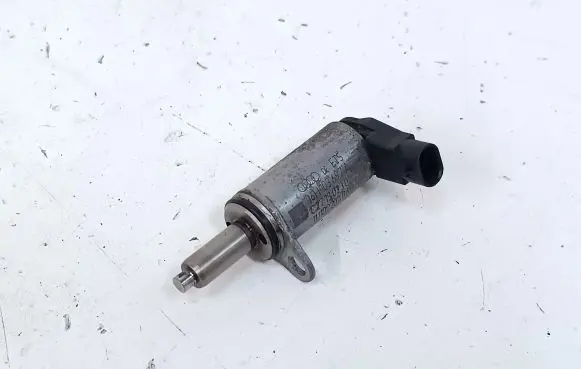 Audi A5 8T 8F Camshaft vanos timing valve 06H103697A C271302302