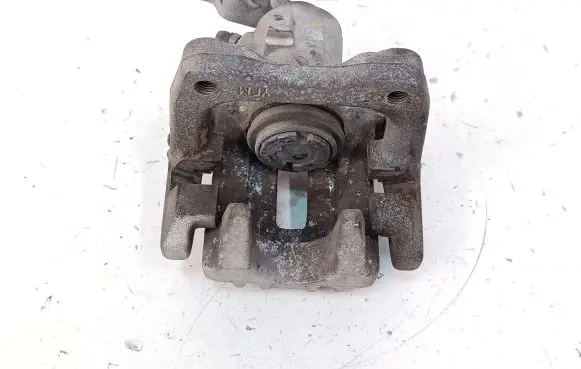 Volkswagen Jetta VI Rear brake caliper