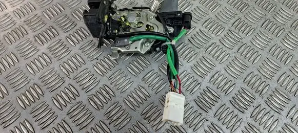 Mitsubishi Outlander Loading door lock 