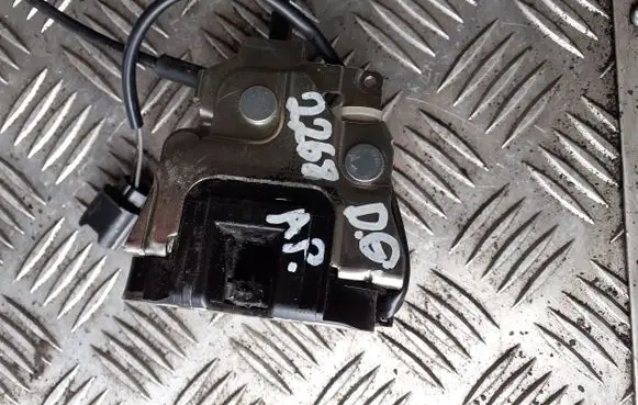 Renault Master III Rear door lock