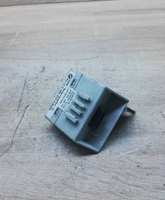 BMW 5 E39 Alarm relay 8386932 55892110