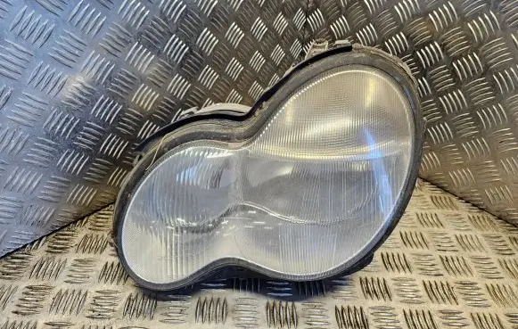 Mercedes-Benz C W203 Headlight/headlamp A2038200161 0301166201