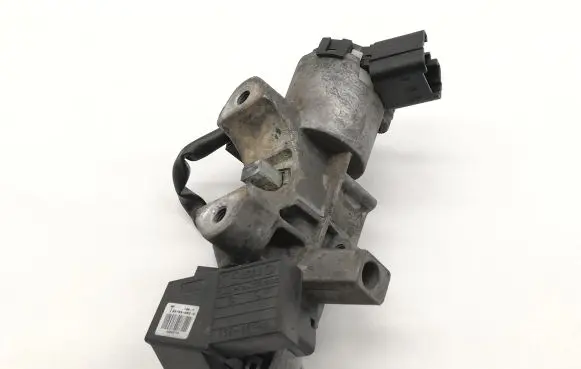 Toyota Avensis T250 Ignition lock 8978305010
