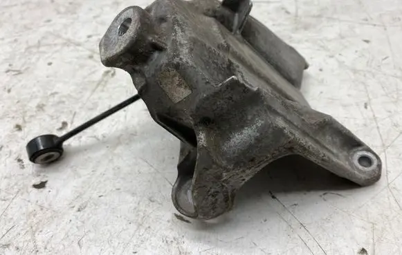 Audi Q7 4M Engine mounting bracket 4M0199307CE