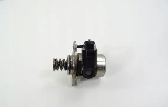 Volkswagen T-Roc Fuel injection high pressure pump 05E127027D