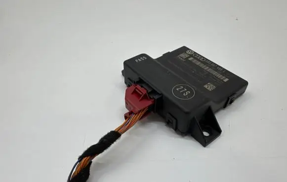 Audi A5 Sportback 8TA Gateway control module 8R0907468L