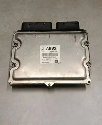 Opel Astra J Engine control unit/module 55597676 55579719