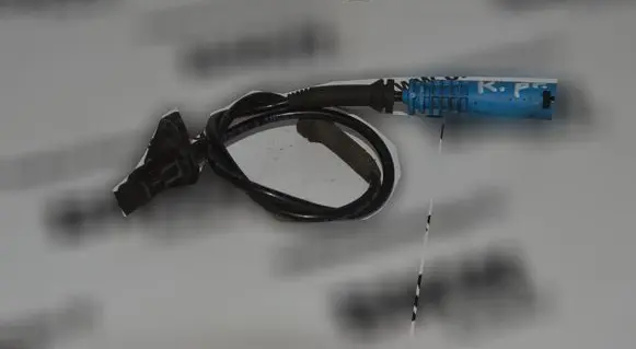 BMW 5 E39 ABS brake wheel speed sensor 6908705