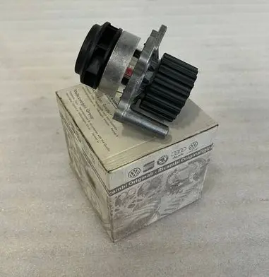 Seat Ibiza IV (6J,6P) Water pump 045121011H