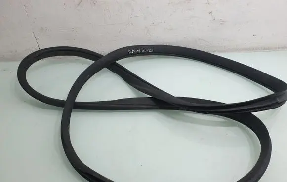 Mercedes-Benz GL X164 Front door rubber seal 