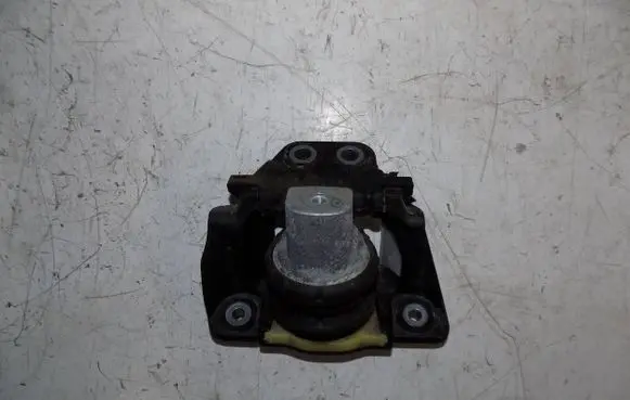 Volvo V60 Engine mount bracket 32137496