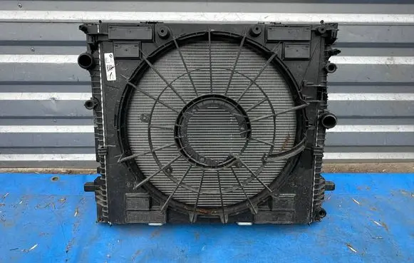BMW X3 G01 Coolant radiator 8642745