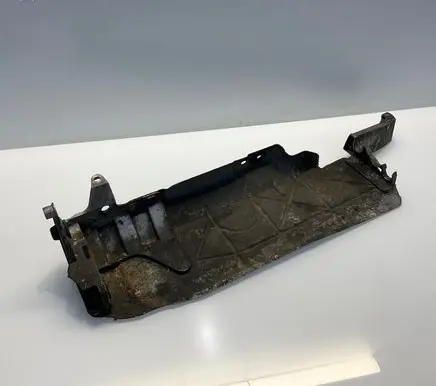 Mercedes-Benz E W211 Air filter cleaner box bracket assembly A6480940441 6480940441