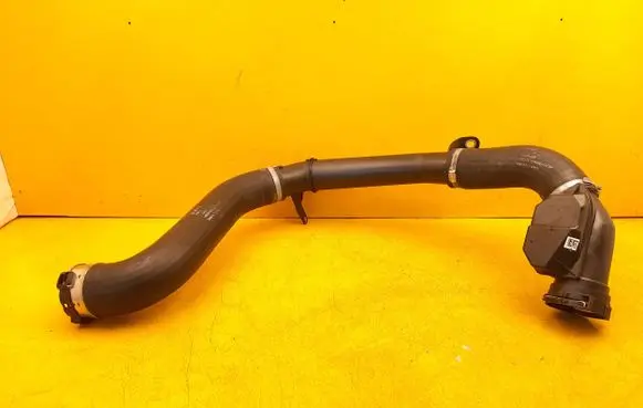 Volvo XC40 Intercooler hose/pipe 32224390 32222147 32224389