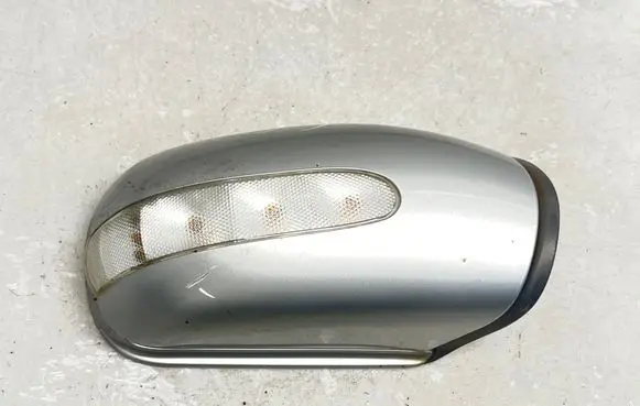 Mercedes-Benz C W203 Front door electric wing mirror 413133420