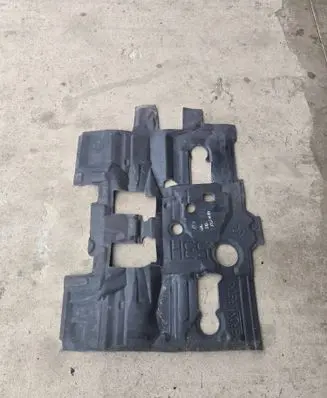 Toyota RAV 4 (XA40) Rear floor carpet liner