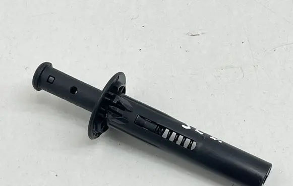 Volkswagen Jetta VII Seat back rest lock catch 