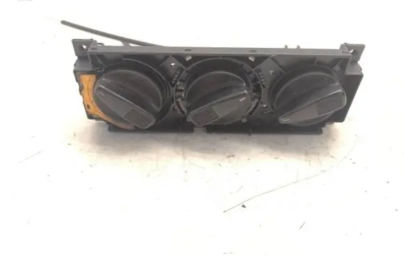 Volkswagen Golf III Climate control unit 1H0819045C 1H0820045C