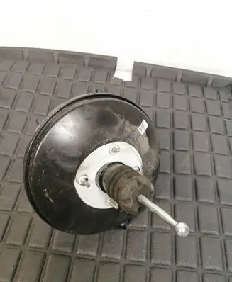 Volkswagen Golf Plus Brake booster 1K1614105AQ 0204051