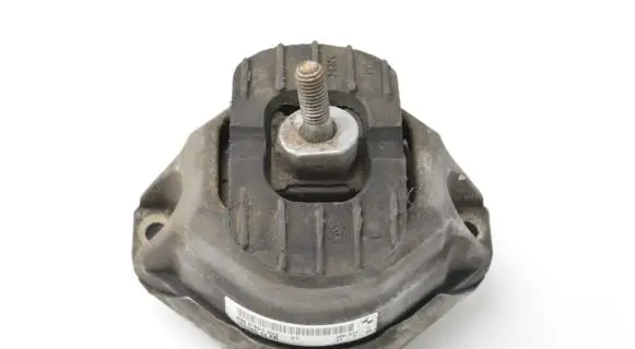 BMW 5 E60 E61 Engine mount bracket 6761092