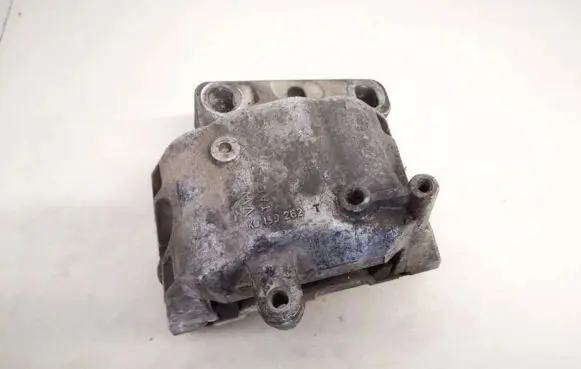 Volkswagen Touran I Engine mount bracket 1k0199262t