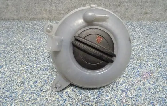 Volkswagen Golf VII Coolant expansion tank/reservoir 5Q0121407F