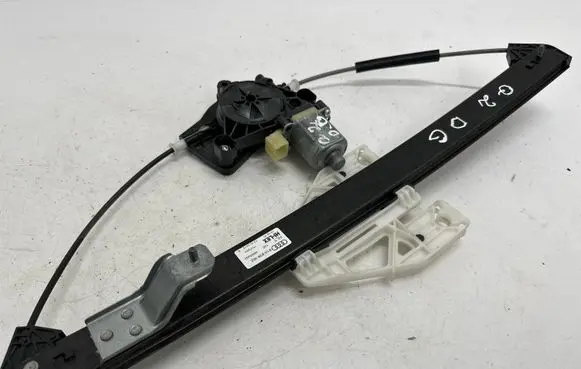 Audi Q2 - Rear door window regulator with motor 81A839462