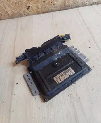 Nissan Note (E11) Engine control unit/module MEC37510