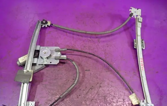 Citroen Xsara Picasso Front door window regulator with motor