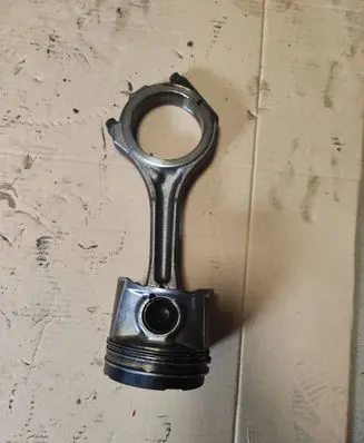 Audi A4 S4 B6 8E 8H Piston with connecting rod 059J