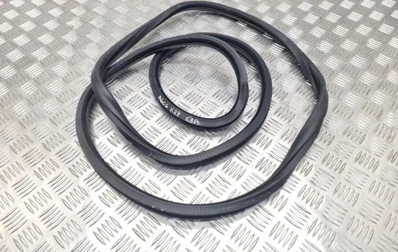 Audi A6 S6 C6 4F Front door rubber seal 4F0831721C