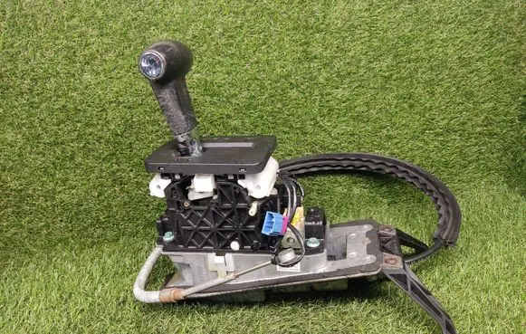 Volkswagen Touareg I Gear selector 7L6713025B