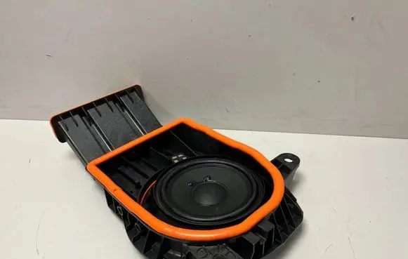 BMW X1 U11 Subwoofer speaker 9878330 5B4E648
