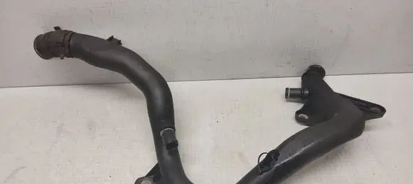 Engine coolant pipe/hose