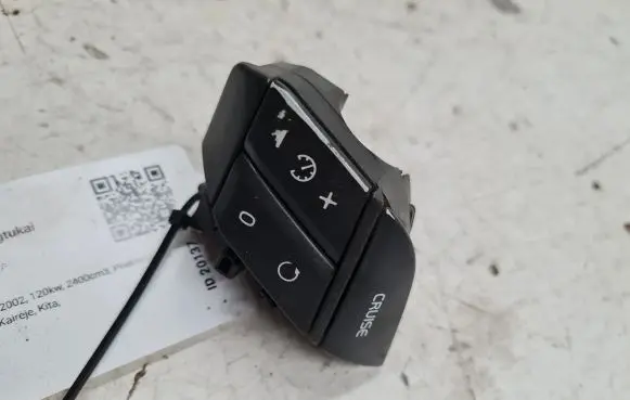 Volvo S60 Steering wheel buttons/switches 8622524