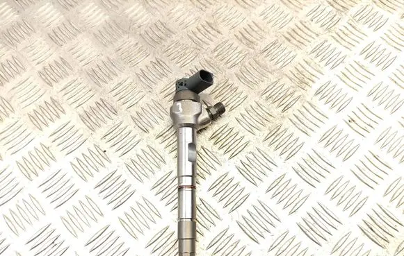 Audi A3 S3 8V Fuel injector 0445110469 04L130277AC