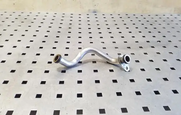 Audi A3 S3 8V Turbo turbocharger oiling pipe/hose 04E145735C