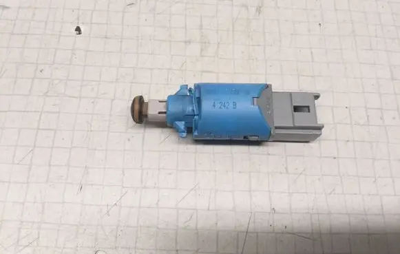 Clutch pedal sensor