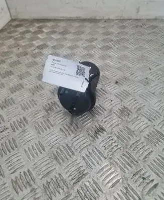 Nissan Note (E11) Fuel filter housing 