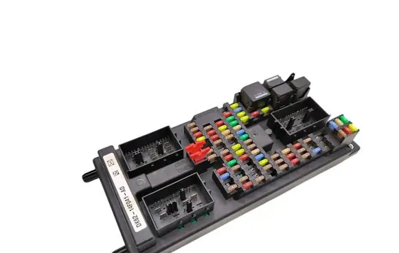 Land Rover Range Rover Evoque L538 Fuse module DK6214F041AD 518261F07