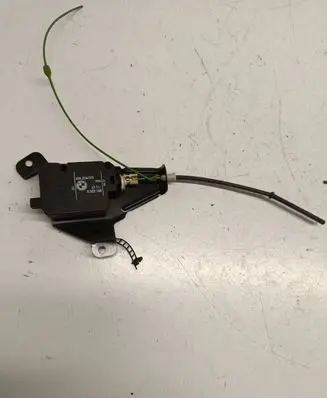 BMW 5 E39 Central locking motor 8352168