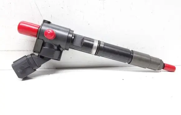 Volvo S60 Fuel injector 31336878