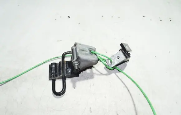 Audi A6 S6 C6 4F Rear door lower hinge 8E0833412F