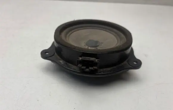 Audi A6 S6 C6 4F Front door speaker 4F0035411