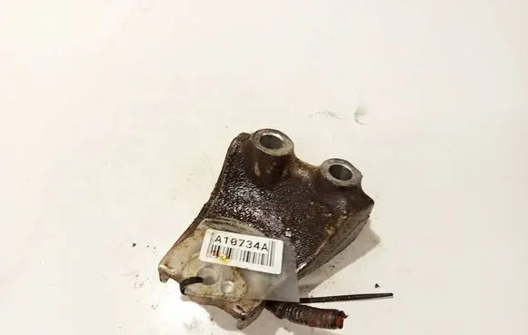 Honda Civic Engine mounting bracket