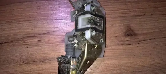 Mazda 323 Front door lock