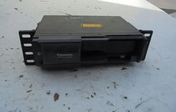 Seat Leon (1P) CD/DVD changer 
