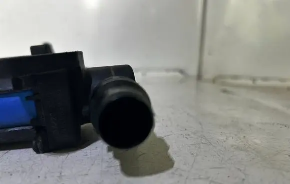 Peugeot 208 Turbo solenoid valve 9839741280
