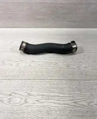 BMW 3 E90 E91 Intercooler hose/pipe 7797482 11884414